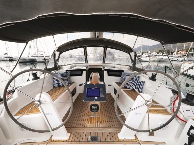 Hanse Hanse 418 a louer à Kaštela