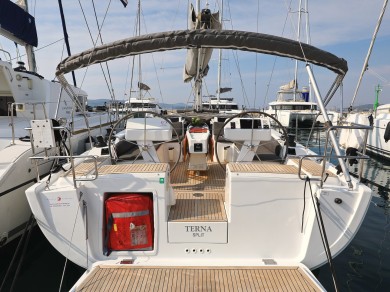 Boat rental Hanse Hanse 458 in Biograd na Moru on Samboat