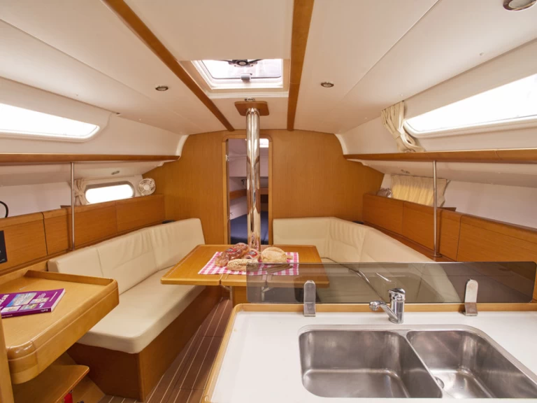 Location à Dème de Vólos - Jeanneau Sun Odyssey 36i sur SamBoat