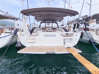 Charter a Dufour Dufour 470 in Marina Frapa on Samboat