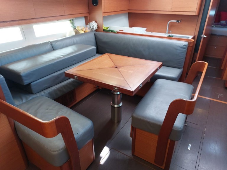 Location bateau Bas du Fort pas cher Dufour 520 Grand Large
