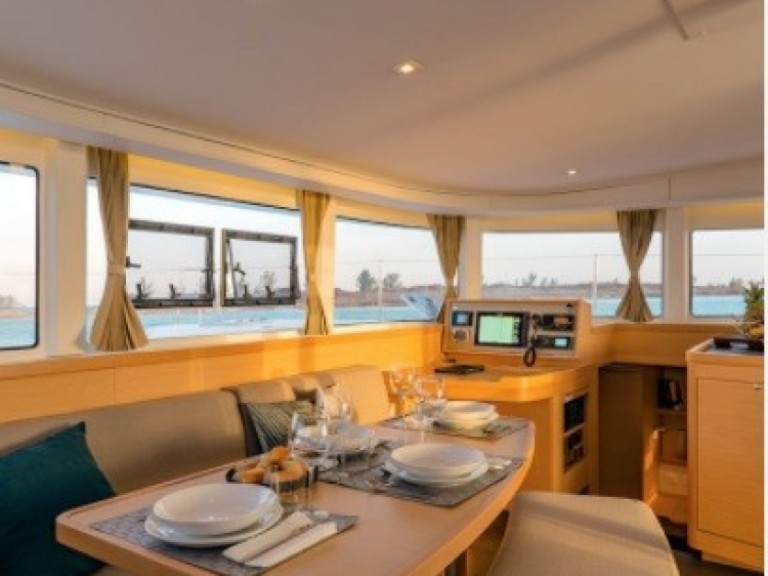 Location bateau Jolly Harbour pas cher Lagoon 42