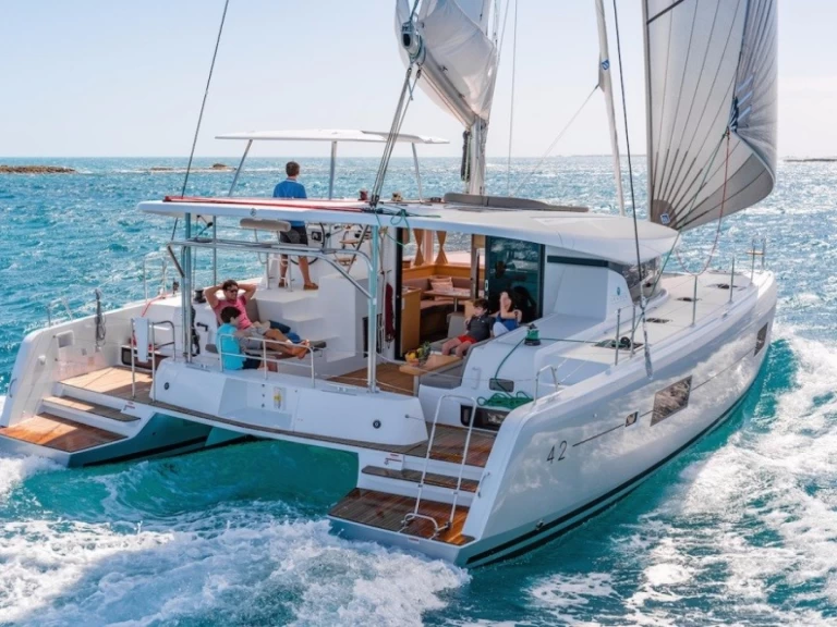 Catamaran à louer à Anse Marcel au meilleur prix