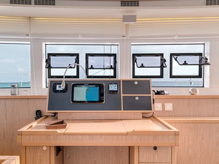 Location à Olbia - Lagoon Lagoon 52 F sur SamBoat