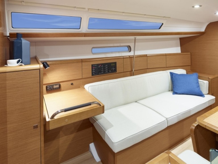 Location à Gouviá - Jeanneau Sun Odyssey 389 sur SamBoat