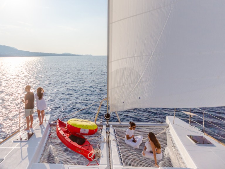 Catamaran à louer à Ellinikó au meilleur prix