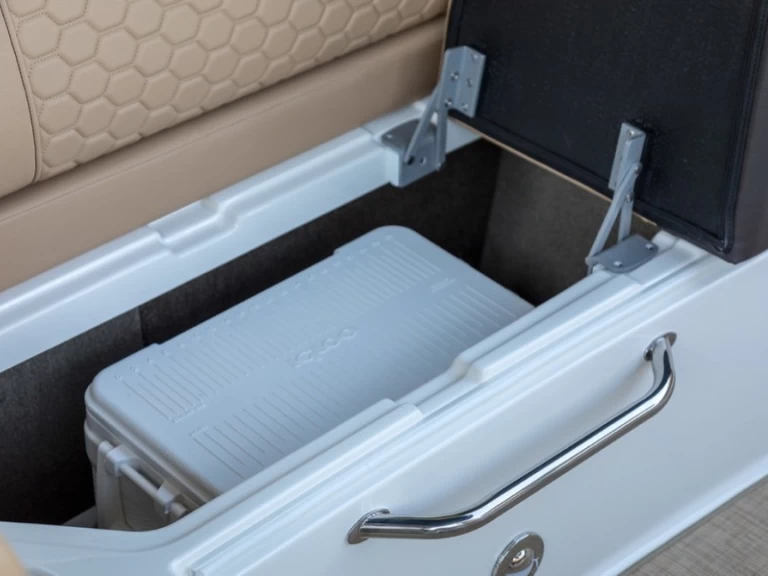 Location à Tribunj - Sea Ray Sea Ray SDX 270 sur SamBoat