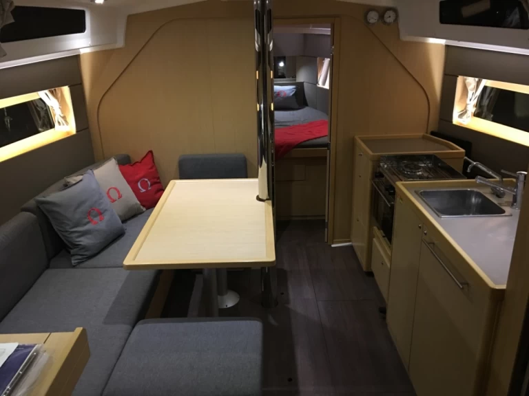 Bénéteau Oceanis 38 a louer à Biograd na Moru