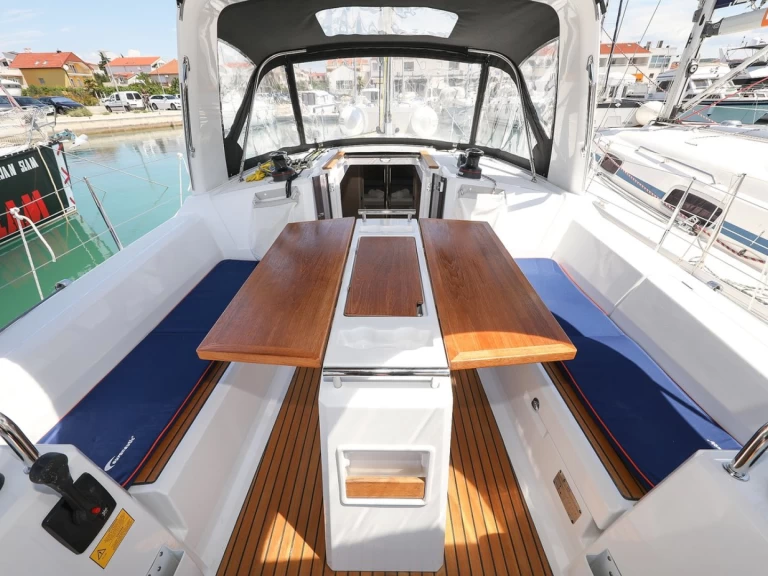 Location à Biograd na Moru - Bénéteau Oceanis 35.1 sur SamBoat