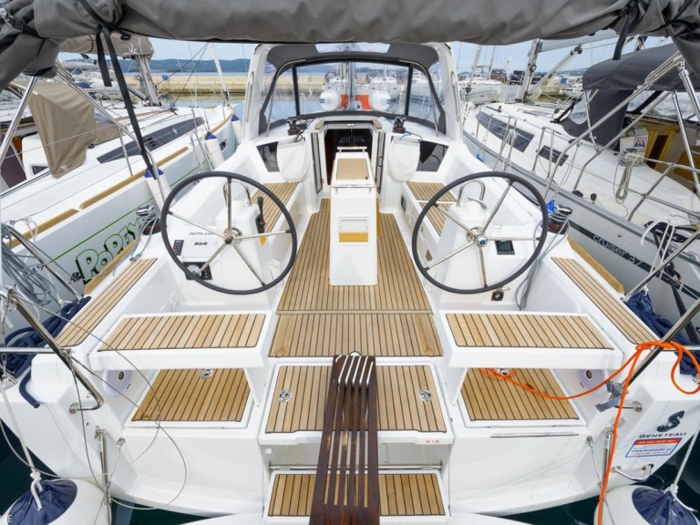 Location bateau Pirovac pas cher Sun Odyssey 349