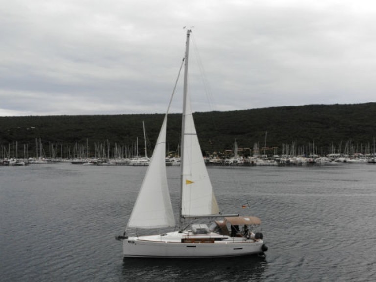 Location bateau Jeanneau Sun Odyssey 389 à Marina Punat sur Samboat