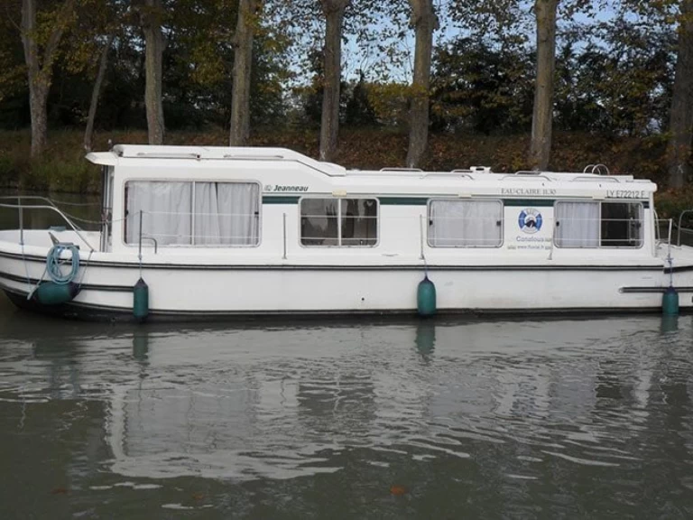 Louer Péniche avec ou sans skipper Low Cost à Chenillé-Changé
