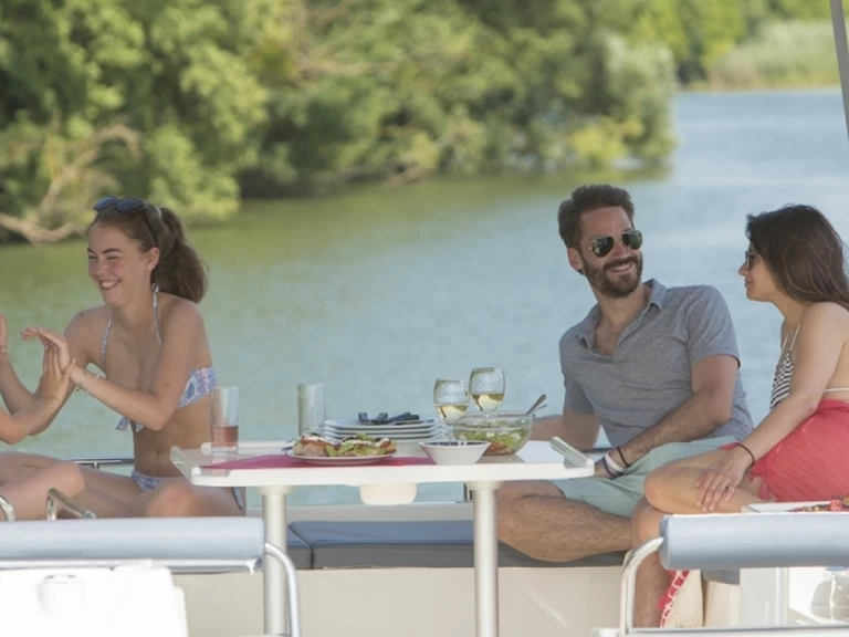 Location bateau Premier Horizon 1 à Decize sur Samboat