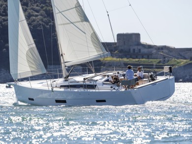 Dufour Dufour 430 Grand Large in Mandalina Marina on SamBoat