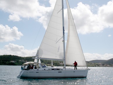 Hire Sailboat Bénéteau with a boat licence