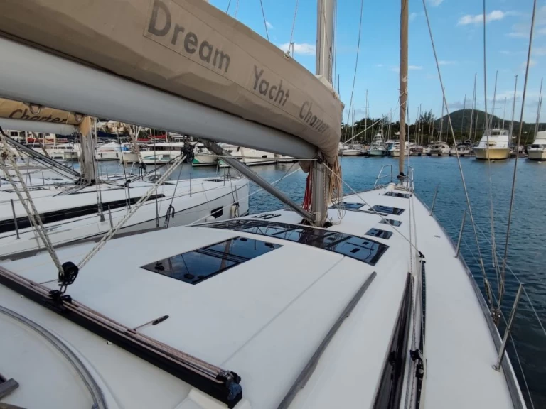 Dufour Dufour 520 Grand Large a louer à Le Marin
