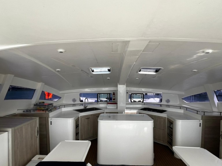 Louez un Island Spirit Yachts Island Spirit 410 à Mai Khao