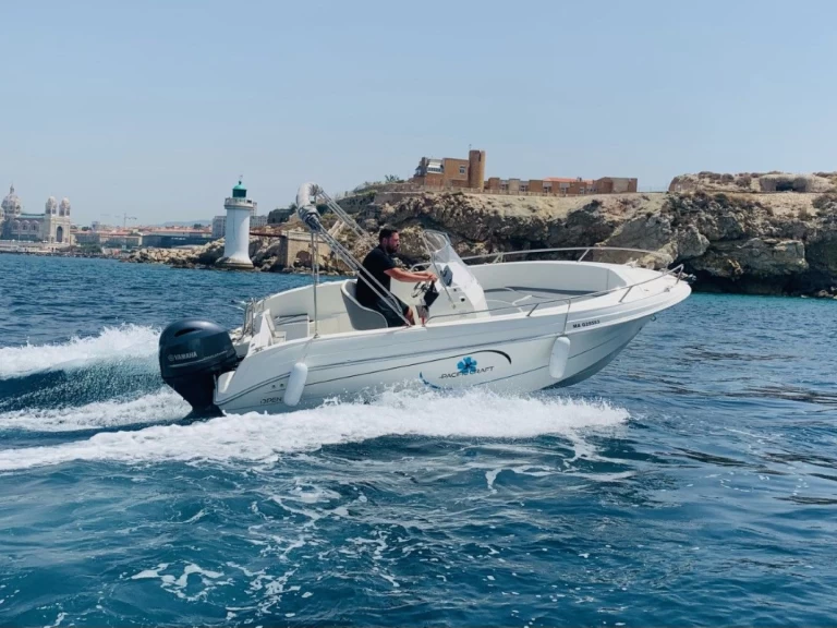 Location Bateau à moteur Pacific Craft avec permis