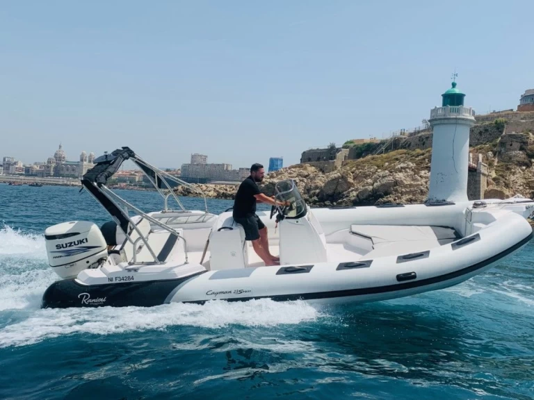 Ranieri Cayman 23 a louer à Marseille