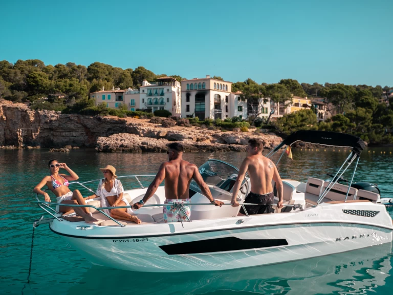 Location Bateau à moteur Karnic avec permis