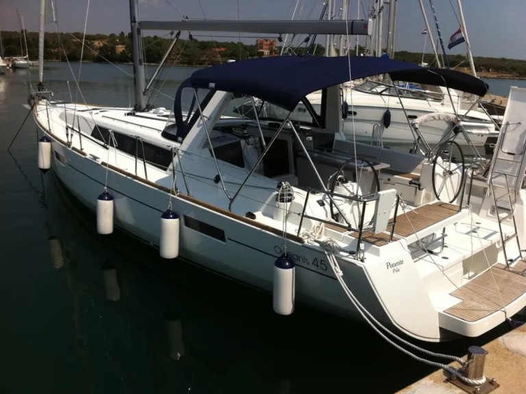 Bénéteau Oceanis 45 a louer à Punat