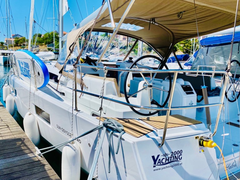 Louez un Jeanneau Sun Odyssey 440 à Mandalina Marina