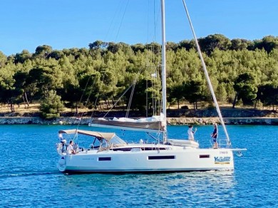 Location bateau Jeanneau Sun Odyssey 410 à Mandalina Marina sur Samboat