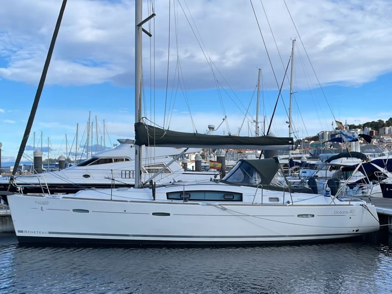 Location bateau Vigo pas cher Oceanis 40