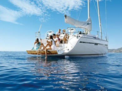 Hire Sailboat Bavaria with a boat licence