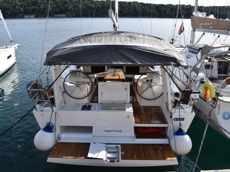 Location bateau Pula pas cher Dufour 520 Grand Large
