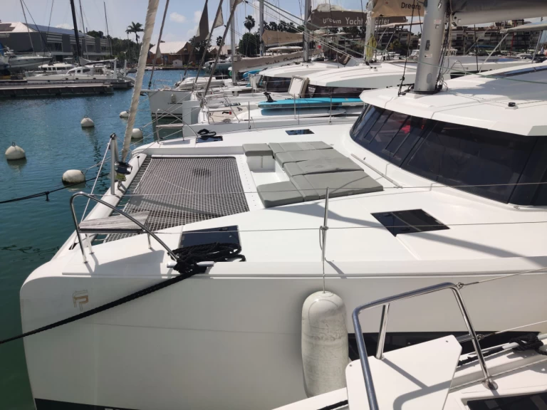 Location à Bas du Fort - Fountaine Pajot Astrea 42 sur SamBoat