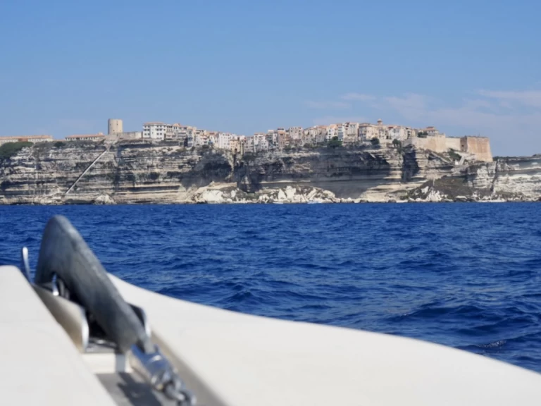 Louez un Bwa 33 GTO SPORT à La Maddalena