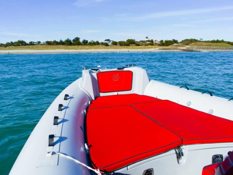 Louer Bateau à moteur avec ou sans skipper Prua al vento à L'Herbaudière