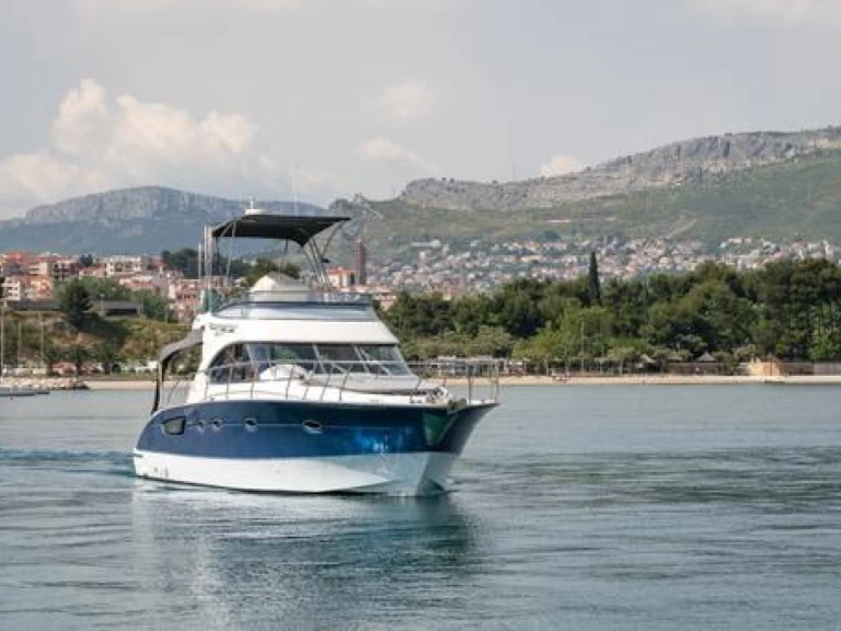 Louer Bateau à moteur avec ou sans skipper Bénéteau à Split