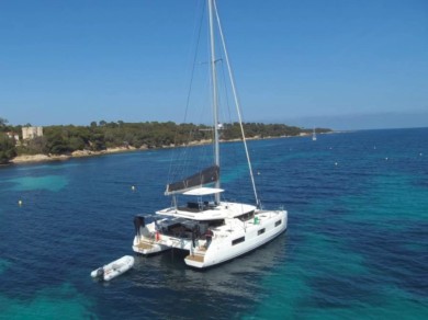 Charter a Lagoon Lagoon 46 in Bonifacio on Samboat