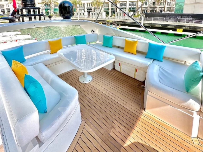 Location bateau Sunseeker 70  à Dubai Marina sur Samboat
