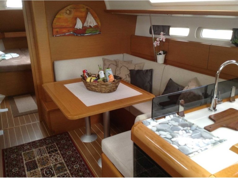 Location bateau Gouviá pas cher Sun Odyssey 409