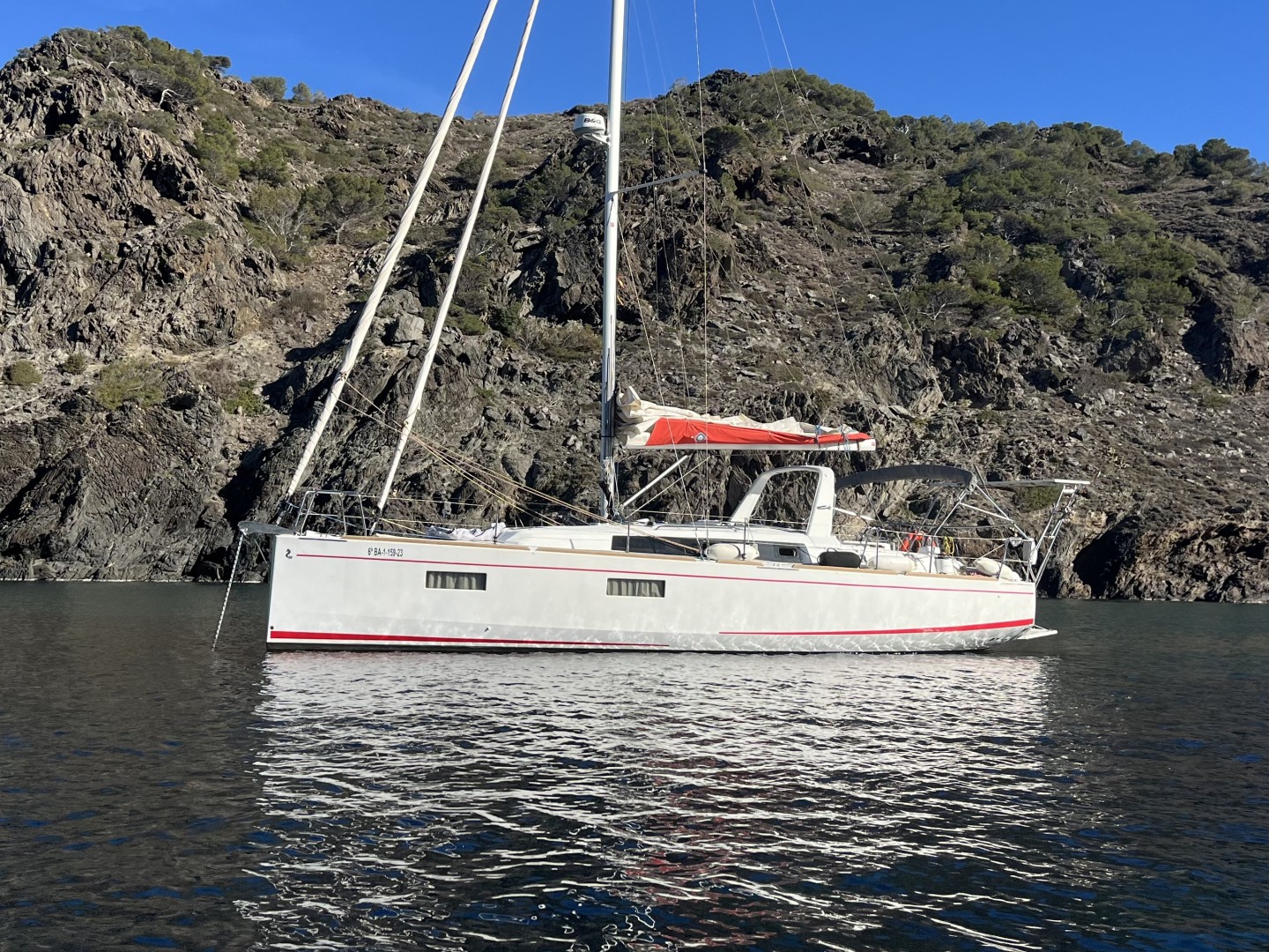 Beneteau Oceanis 38.1 eco solar sailboat charter in l'Escala, Costa Brava, Spain
