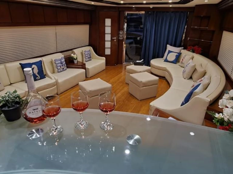 Location Yacht à Dubai Marina - de bris italian 85