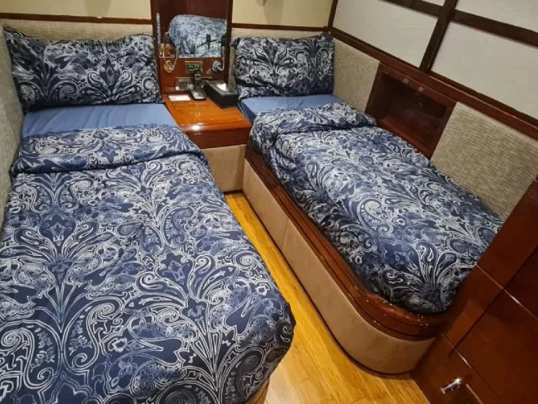 Louer Yacht avec ou sans skipper de bris italian à Dubai Marina