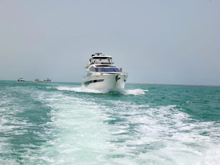 Location bateau Dubai Marina pas cher Galeon 260