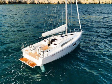 Bareboat Rental Sailboat Bénéteau with a boat licence