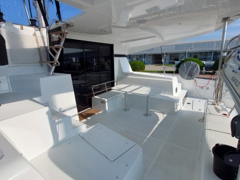 Location bateau Sukošan pas cher Lagoon 42