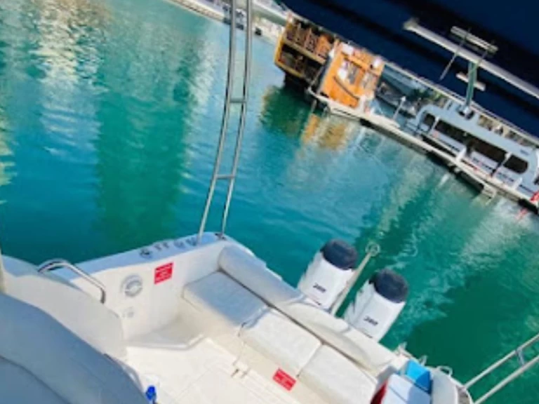 Location Bateau à moteur à Dubai Marina - Gulf Craft - Majesty Yachts Majesty 33ft