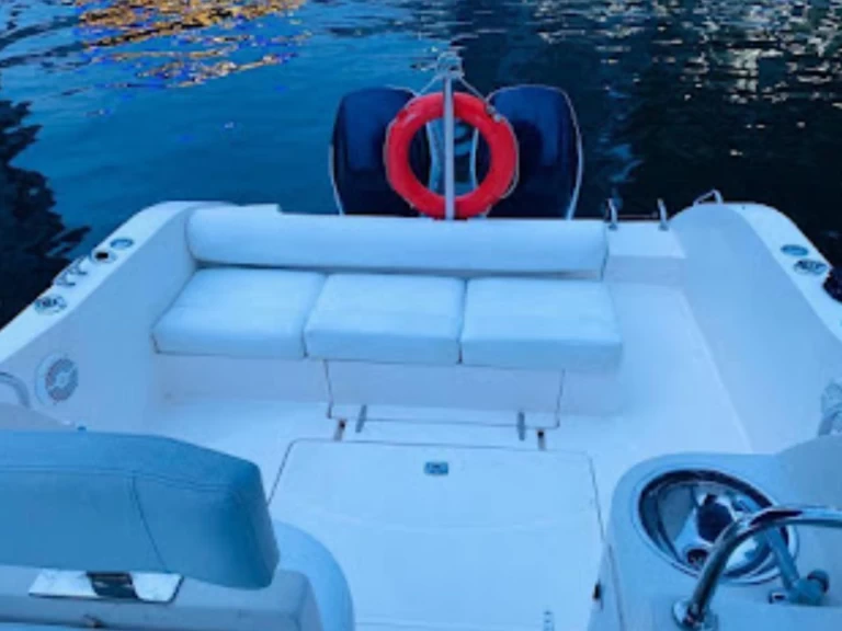 Louer Bateau à moteur avec ou sans skipper Gulf Craft - Majesty Yachts à Dubai Marina