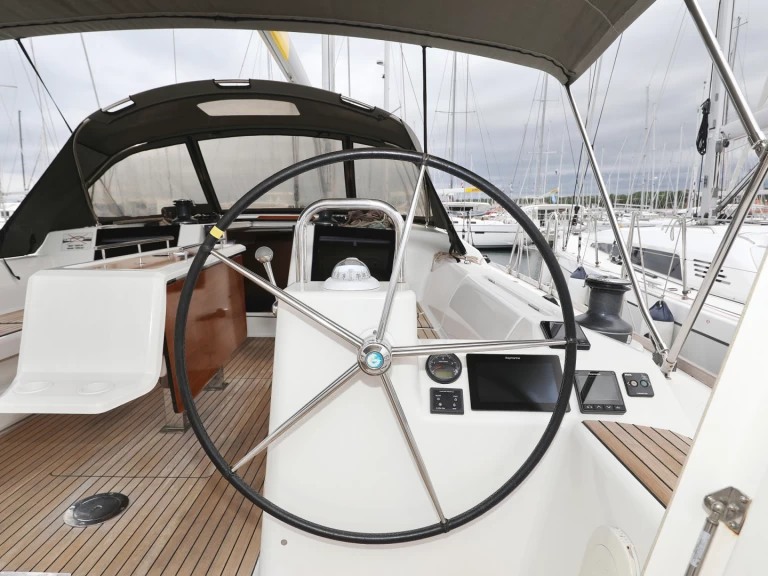 Louez un Dufour Dufour 460 Grand Large à Biograd na Moru