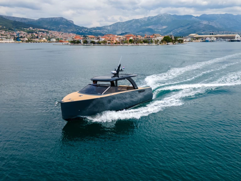 Location bateau Colnago 38 Cabin à Split sur Samboat