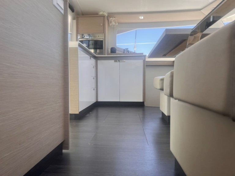 Louez un Fountaine Pajot Isla 40 à Parham Town