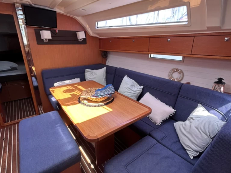 Louez un Bavaria Cruiser 41 à Dème de Vólos