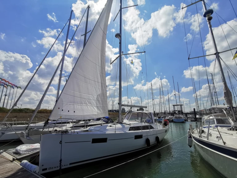 Louer Voilier avec ou sans skipper Bénéteau à Kromme Hoek